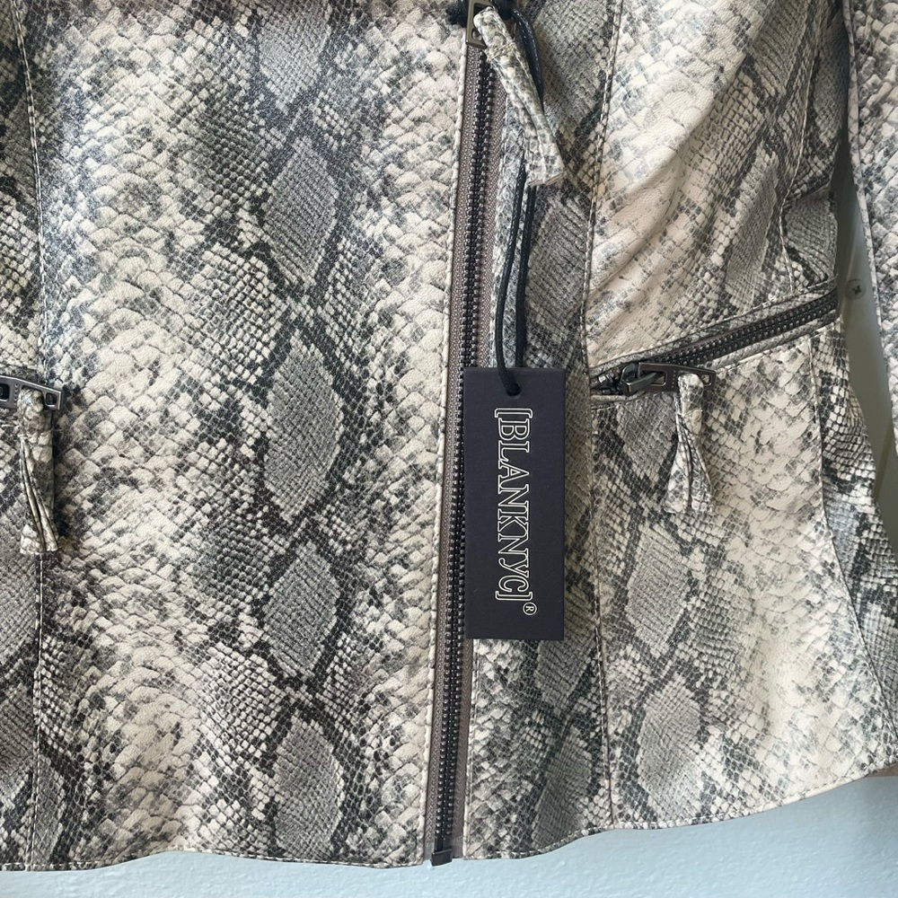 Blank NYC Faux Snake Skin Motor Jacket Grey White Women’s XS - Picture 4 of 12